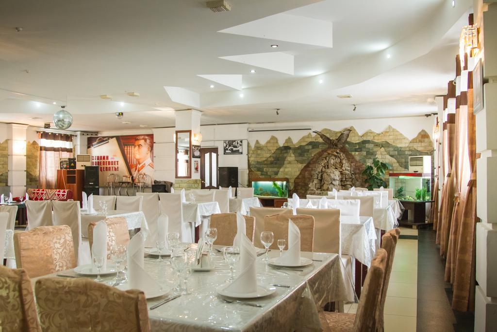 Diar Hotel Atyraū Esterno foto