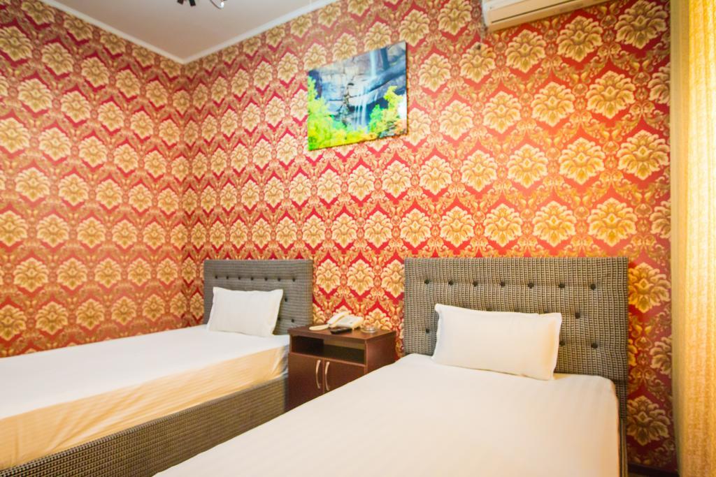 Diar Hotel Atyraū Esterno foto