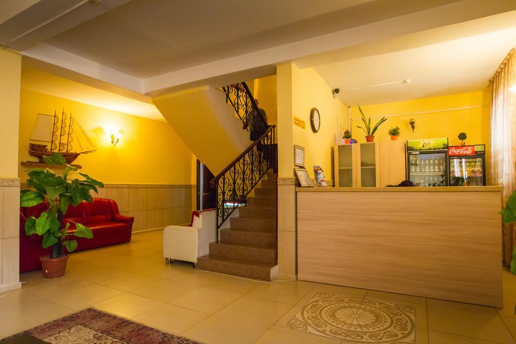 Diar Hotel Atyraū Esterno foto