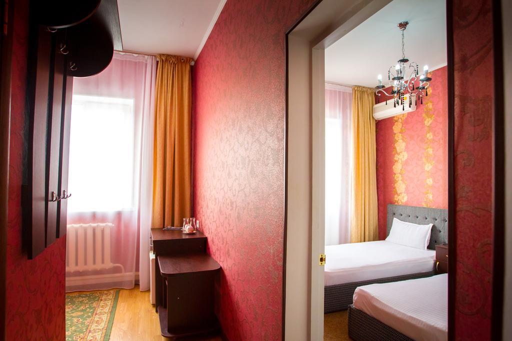 Diar Hotel Atyraū Esterno foto