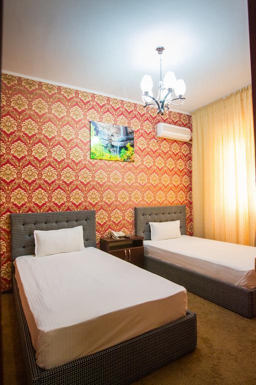 Diar Hotel Atyraū Esterno foto